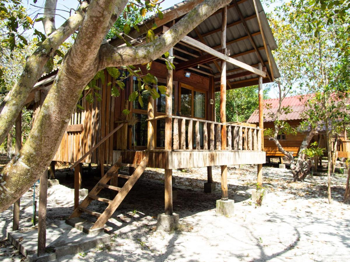 Funky Beach Hostel Sihanoukville Exterior photo
