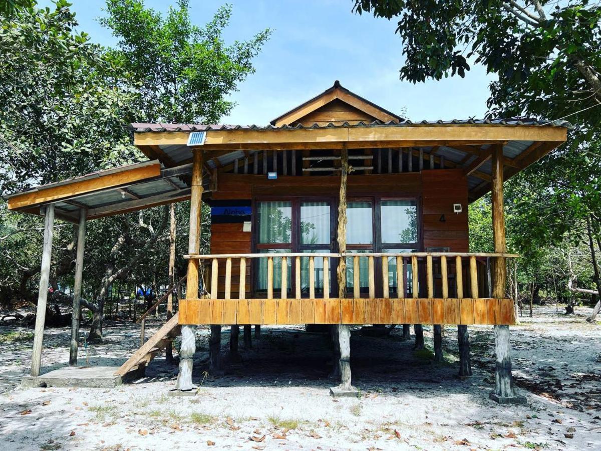 Funky Beach Hostel Sihanoukville Exterior photo