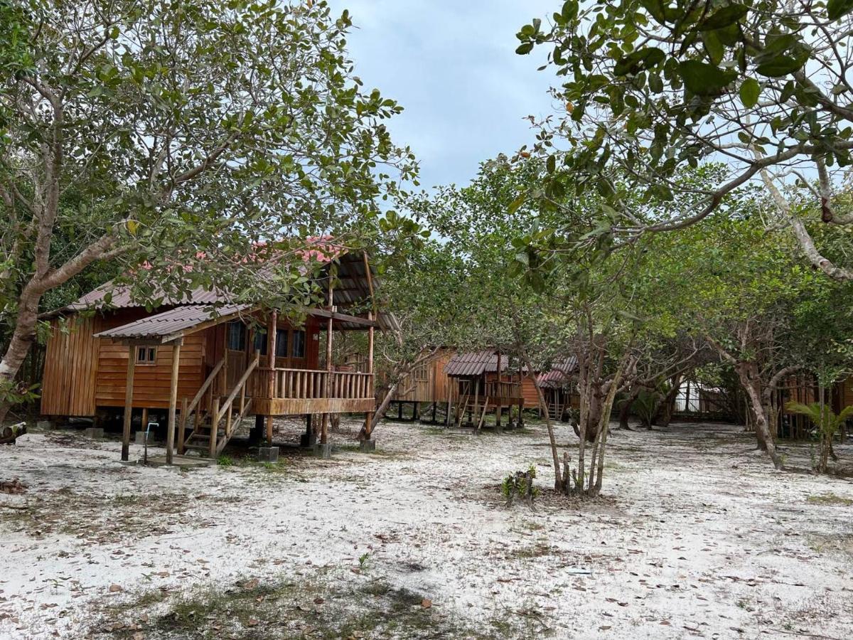 Funky Beach Hostel Sihanoukville Exterior photo