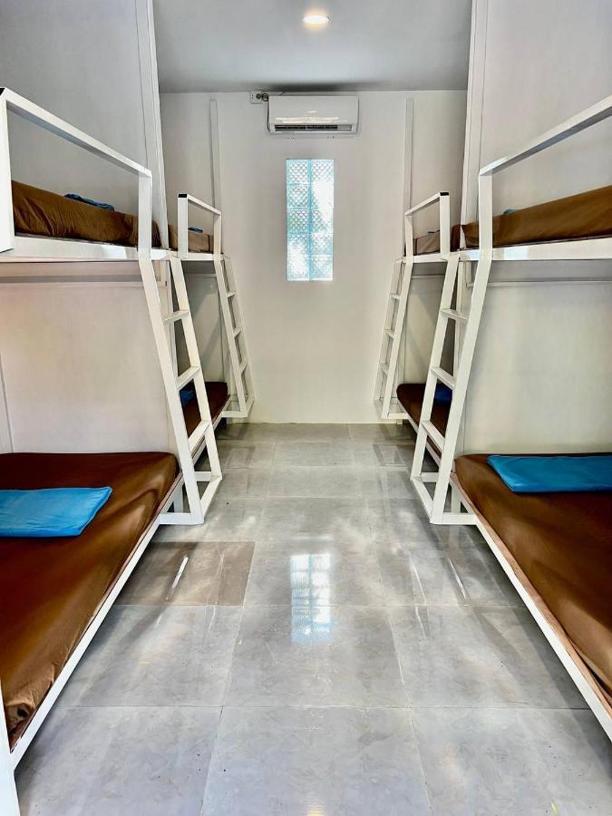 Funky Beach Hostel Sihanoukville Exterior photo