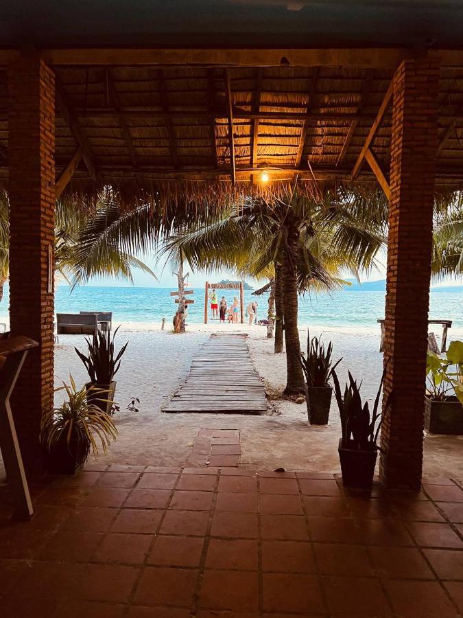 Funky Beach Hostel Sihanoukville Exterior photo